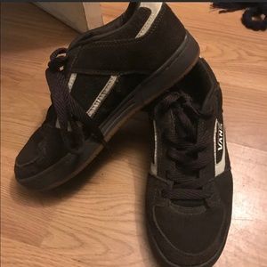 Vans Vintage Churchill sneaker size 7 women’s